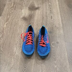 Nike vapor max Blue and Red Athletic Shoes